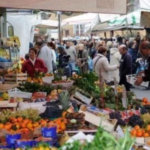 Il mercato di sabato 15 agosto non si terrà